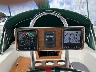 Helm Station Displays (resized).jpg
